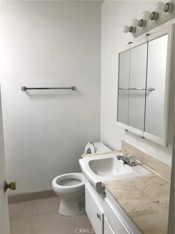 2302 Oak Street, Santa Monica, California 90405
