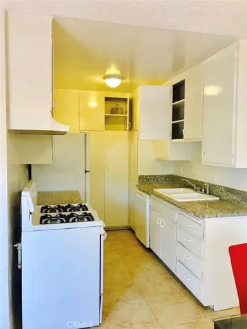 2302 Oak Street, Santa Monica, California 90405
