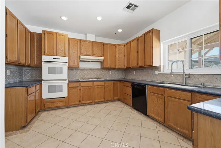 6221 Elizabeth Lake Road, Leona Valley, California 93551