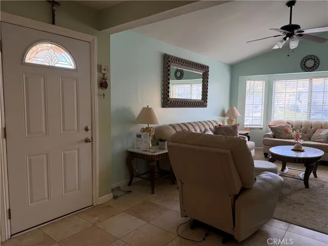 28243 Royal, Castaic, California 91384 — photo 5