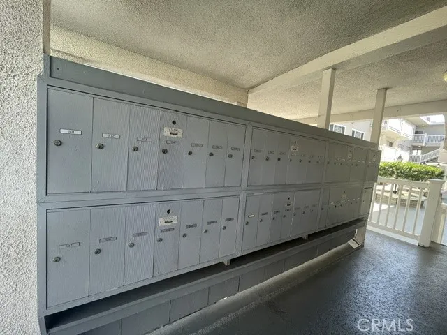 Mailbox and delivery area