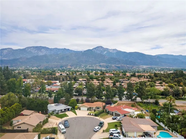 6710 London, Rancho Cucamonga, California 91701