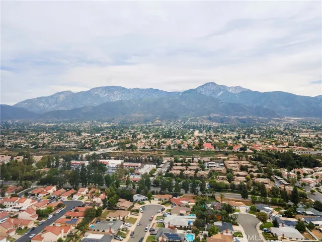6710 London, Rancho Cucamonga, California 91701