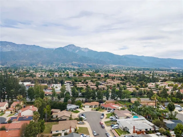 6710 London, Rancho Cucamonga, California 91701