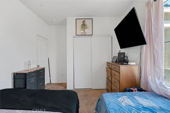13050 Oakwood, Victorville, California 92392