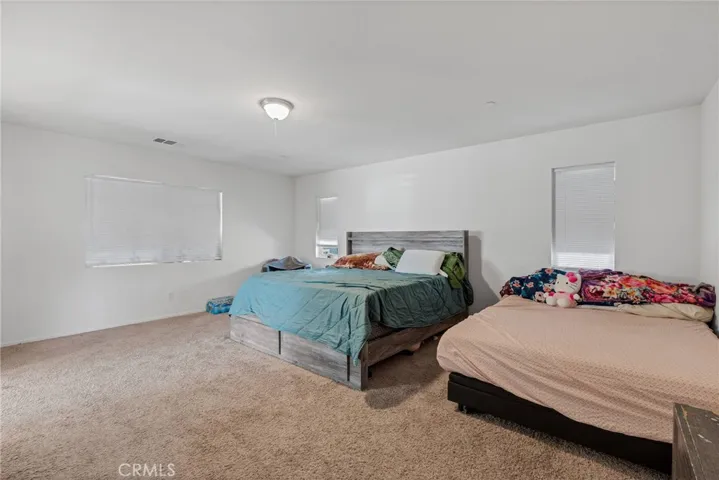 13050 Oakwood, Victorville, California 92392