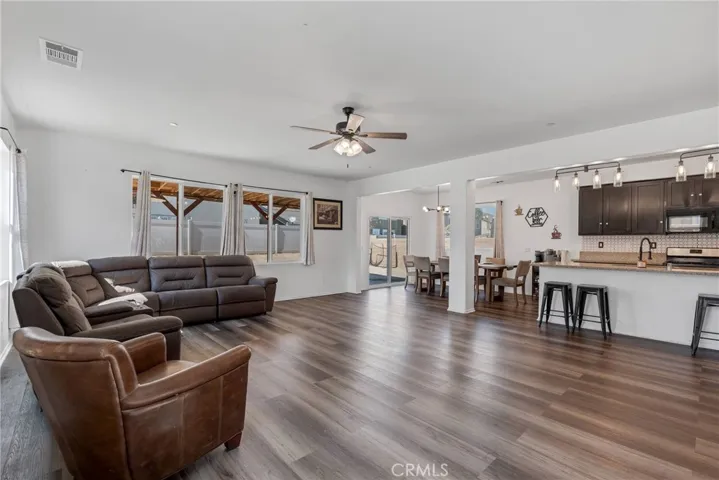 13050 Oakwood, Victorville, California 92392