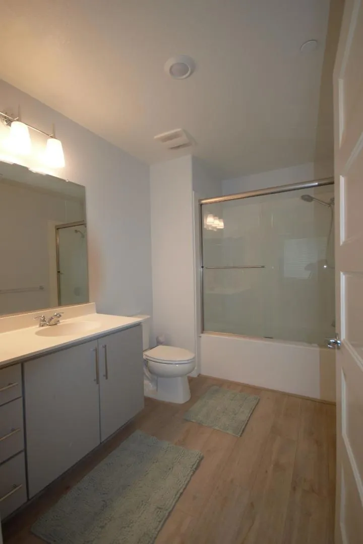 PRIMARY BATH TUB-SHOWER