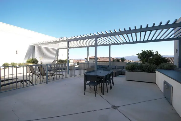 COMMON AREA-SKY DECK