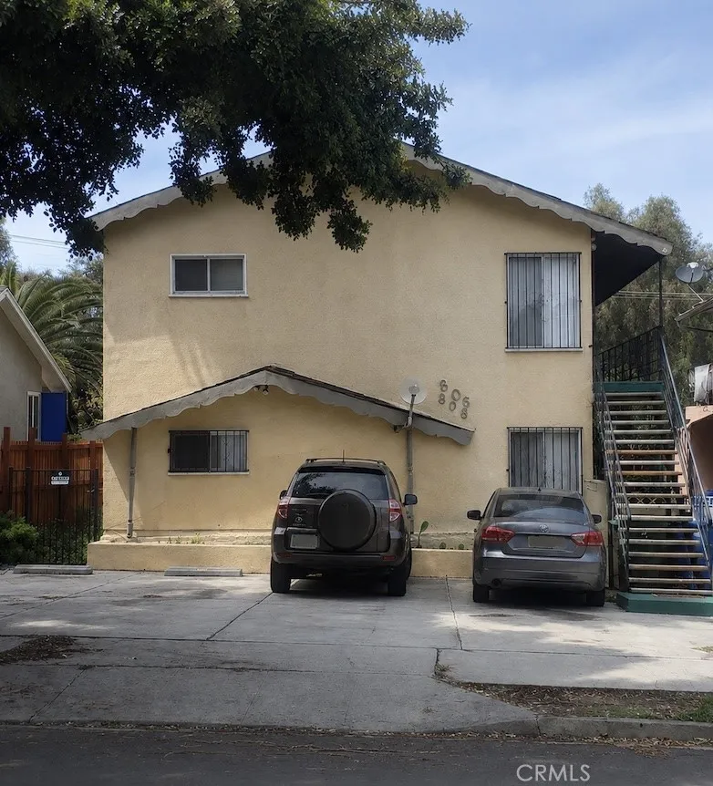 806 W Sepulveda St