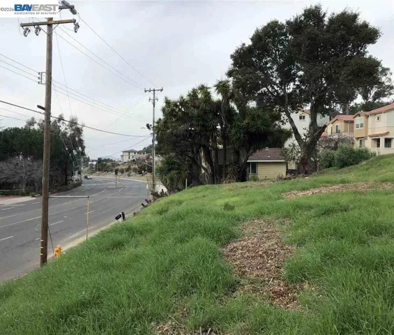 26660 Hayward Blvd, Hayward, California 94542