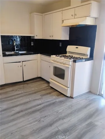 230 W South, Rialto, California 92376