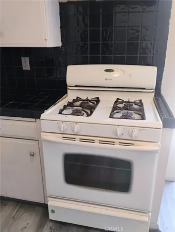 230 W South, Rialto, California 92376