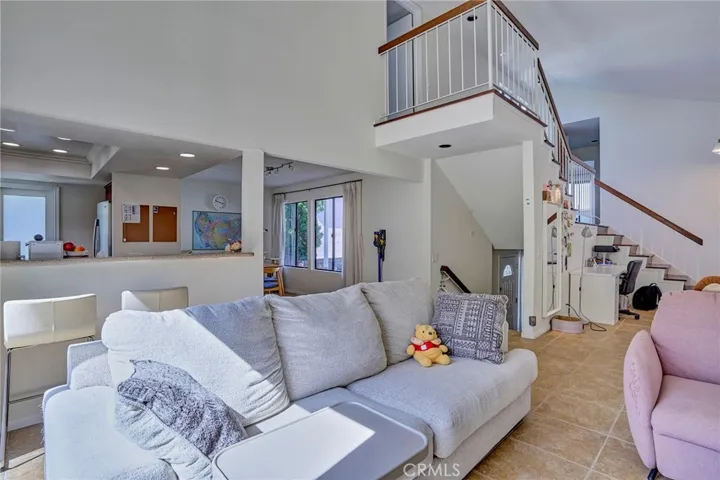 1409 Lakeside Lane, Huntington Beach, California 92648