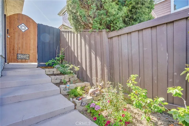 1409 Lakeside Lane, Huntington Beach, California 92648