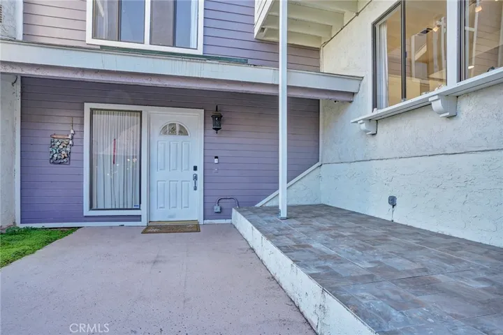 1409 Lakeside Lane, Huntington Beach, California 92648