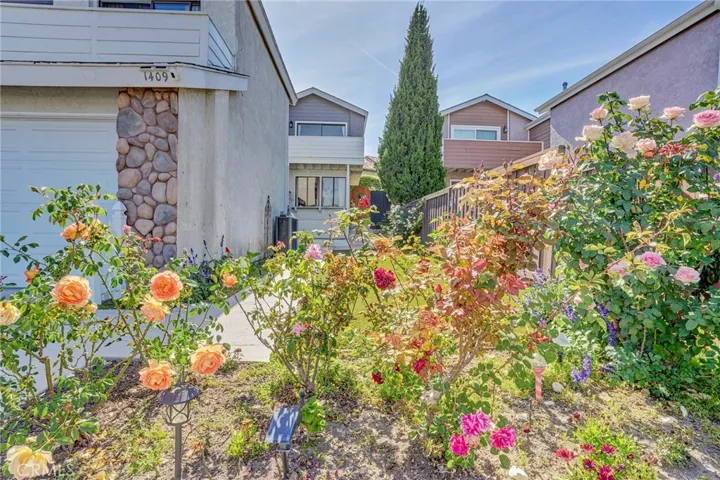 1409 Lakeside Lane, Huntington Beach, California 92648