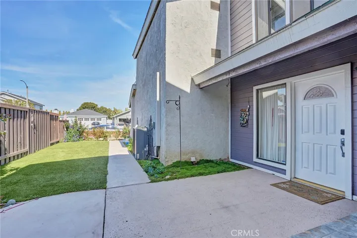 1409 Lakeside Lane, Huntington Beach, California 92648