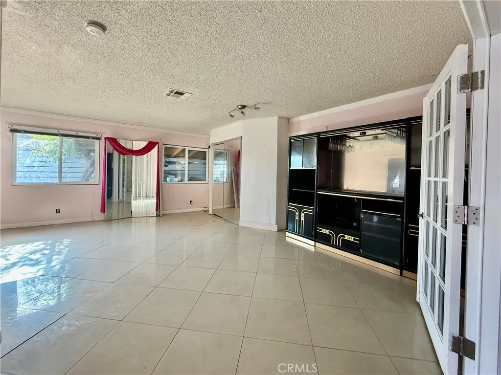 10181 Larson Avenue, Garden Grove, California 92843 — photo 4
