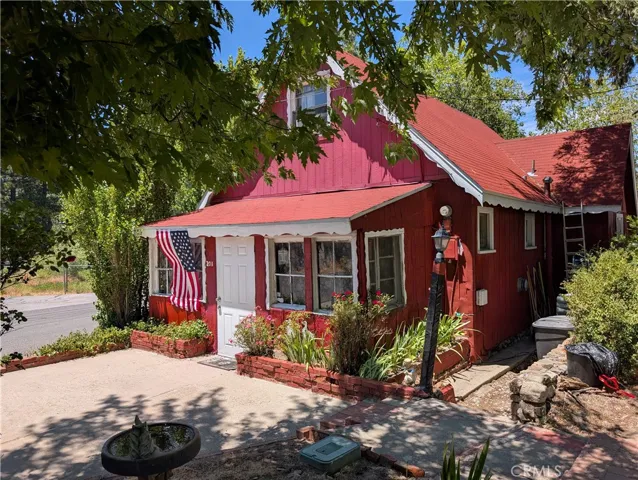 201 Spruce, Crestline, California 92325