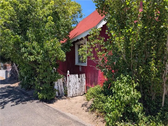 201 Spruce, Crestline, California 92325
