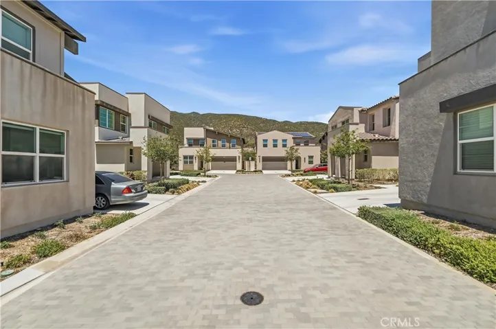 15964 Caterpillar, Fontana, California 92336