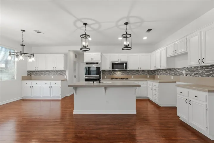1605 Rivendel Drive, Corona, California 92883