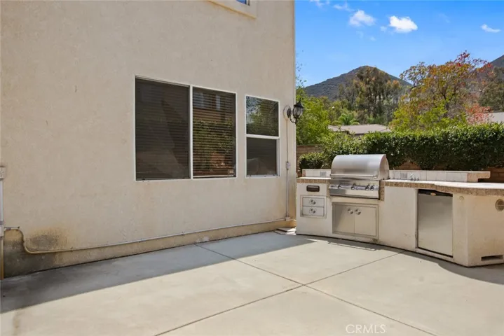 1605 Rivendel Drive, Corona, California 92883