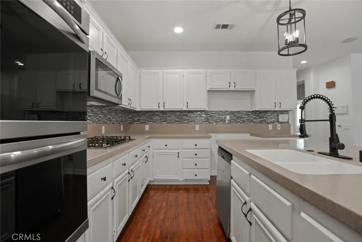 1605 Rivendel Drive, Corona, California 92883