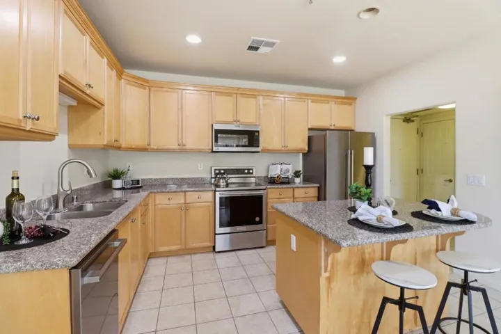 88 N Jackson Avenue 403, San Jose, California 95116