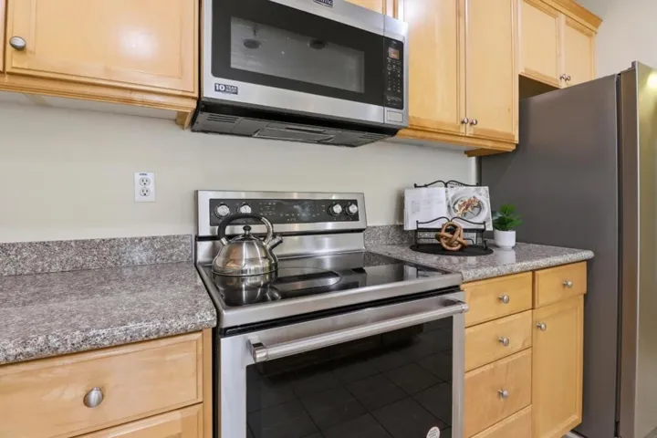 88 N Jackson Avenue 403, San Jose, California 95116