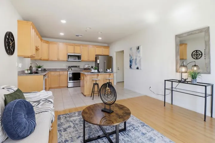 88 N Jackson Avenue 403, San Jose, California 95116