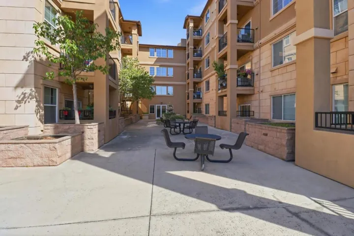 88 N Jackson Avenue 403, San Jose, California 95116