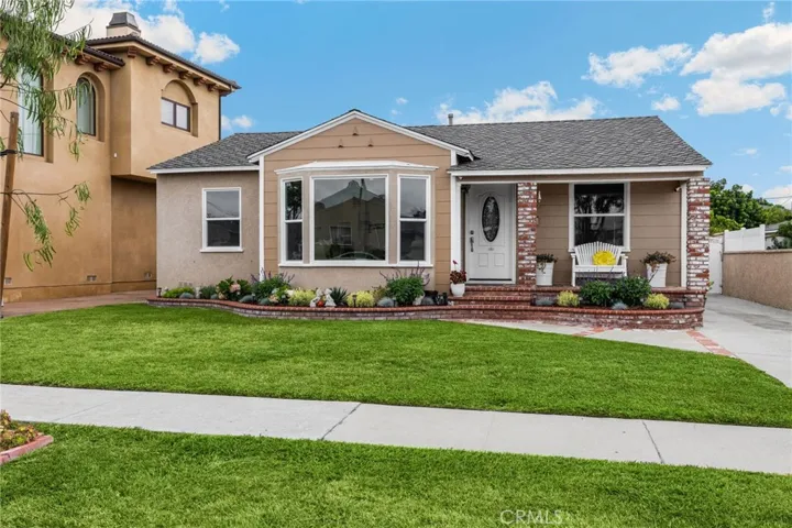 3926 Centralia, Lakewood, California 90712