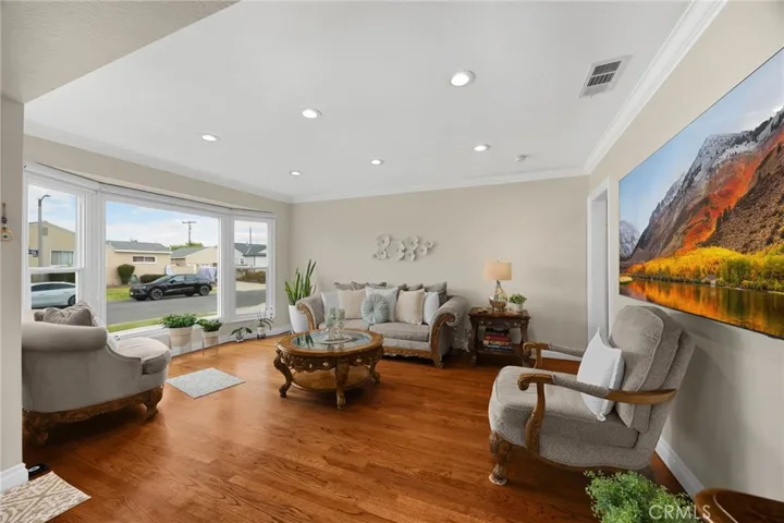 3926 Centralia, Lakewood, California 90712