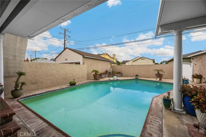 3926 Centralia, Lakewood, California 90712