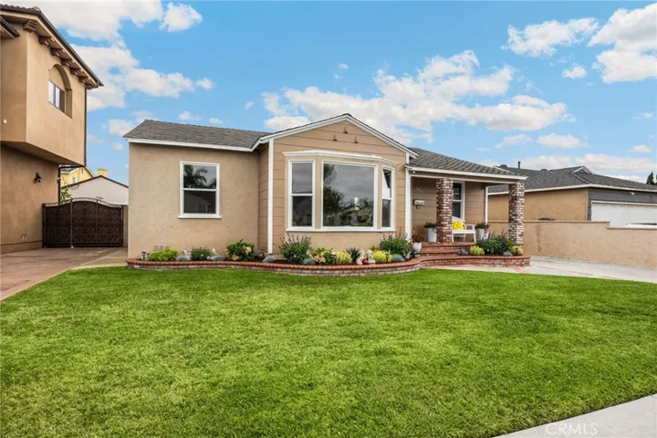 3926 Centralia, Lakewood, California 90712