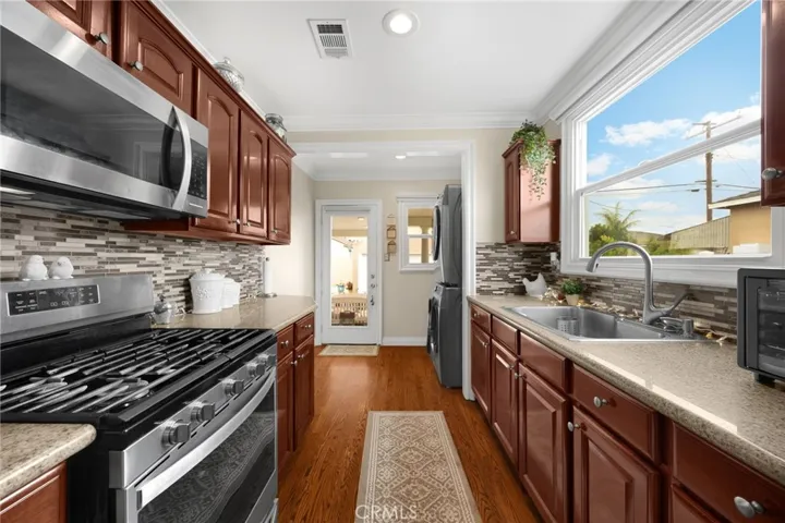 3926 Centralia, Lakewood, California 90712