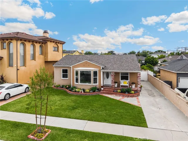 3926 Centralia, Lakewood, California 90712