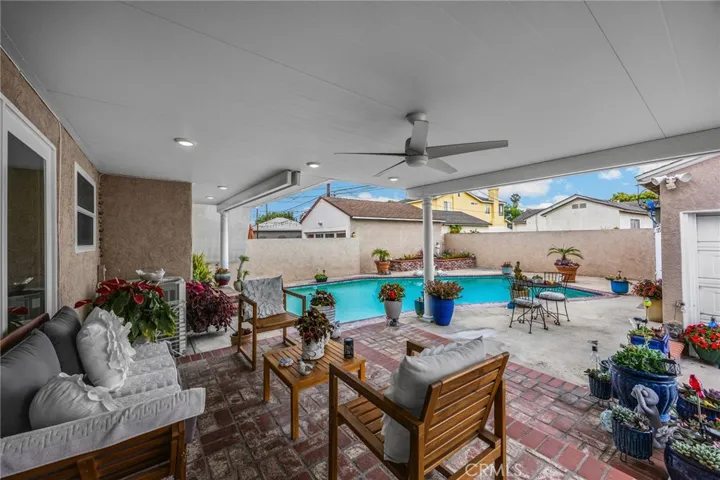 3926 Centralia, Lakewood, California 90712
