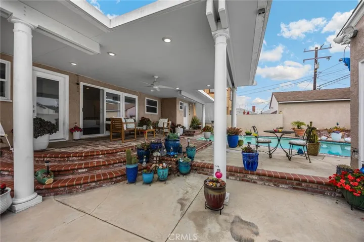3926 Centralia, Lakewood, California 90712