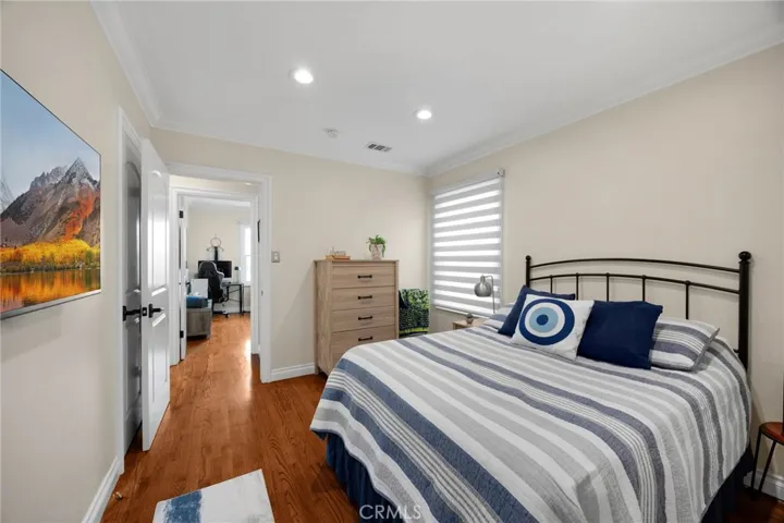 3926 Centralia, Lakewood, California 90712