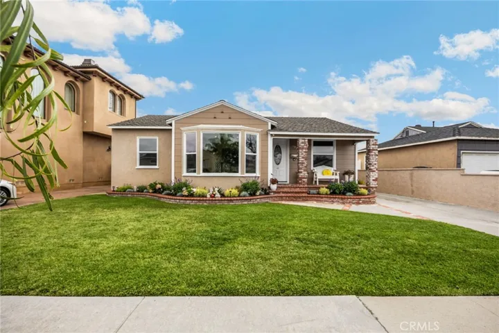 3926 Centralia, Lakewood, California 90712
