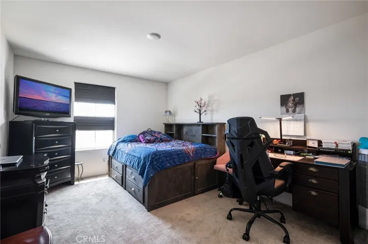 Upstairs Bedroom (4)