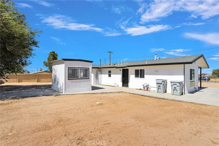 11886 Locust, Hesperia, California 92345