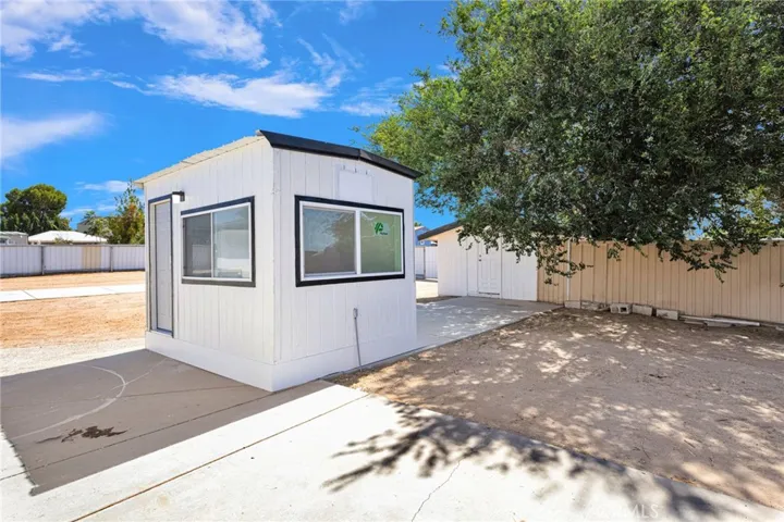 11886 Locust, Hesperia, California 92345