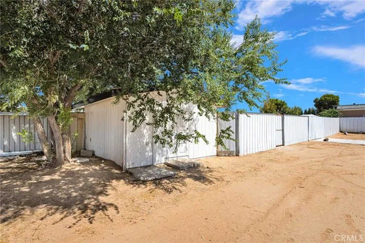 11886 Locust, Hesperia, California 92345