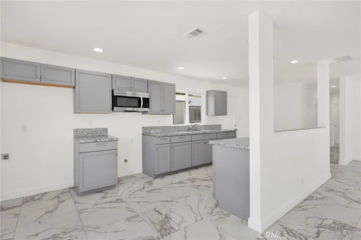 11886 Locust, Hesperia, California 92345