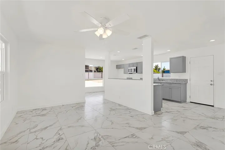 11886 Locust, Hesperia, California 92345
