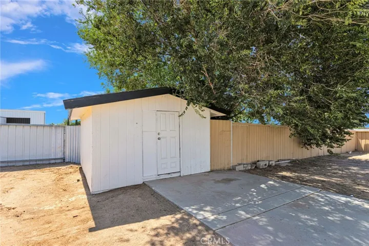 11886 Locust, Hesperia, California 92345